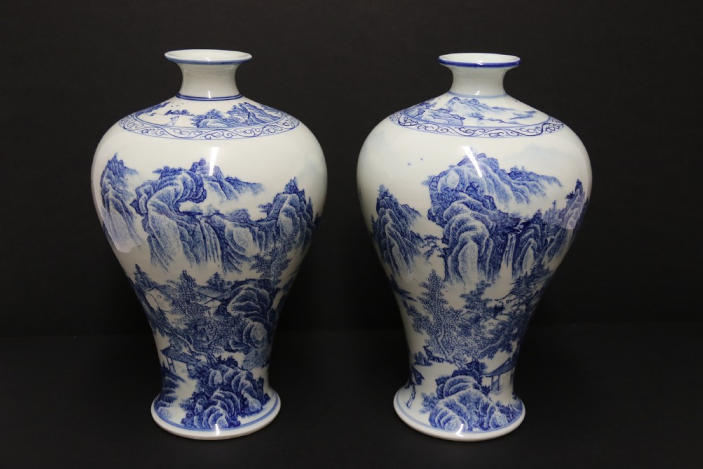 A fine pair of Chinese Republican period blue and white hand painted porcelain vases View VII