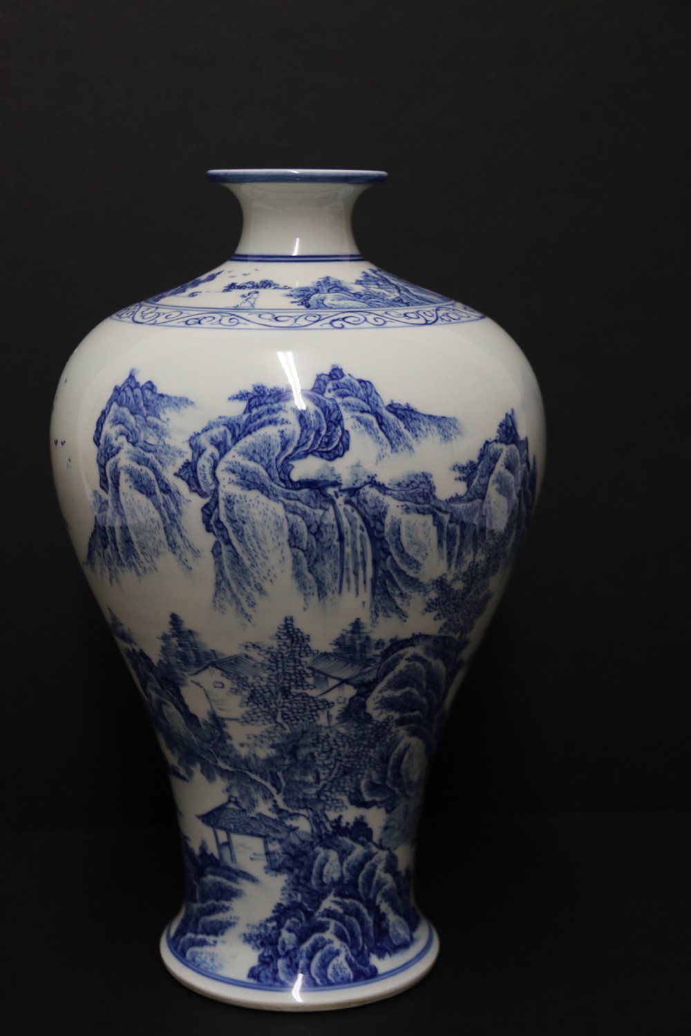 A fine pair of Chinese Republican period blue and white hand painted porcelain vases View IX