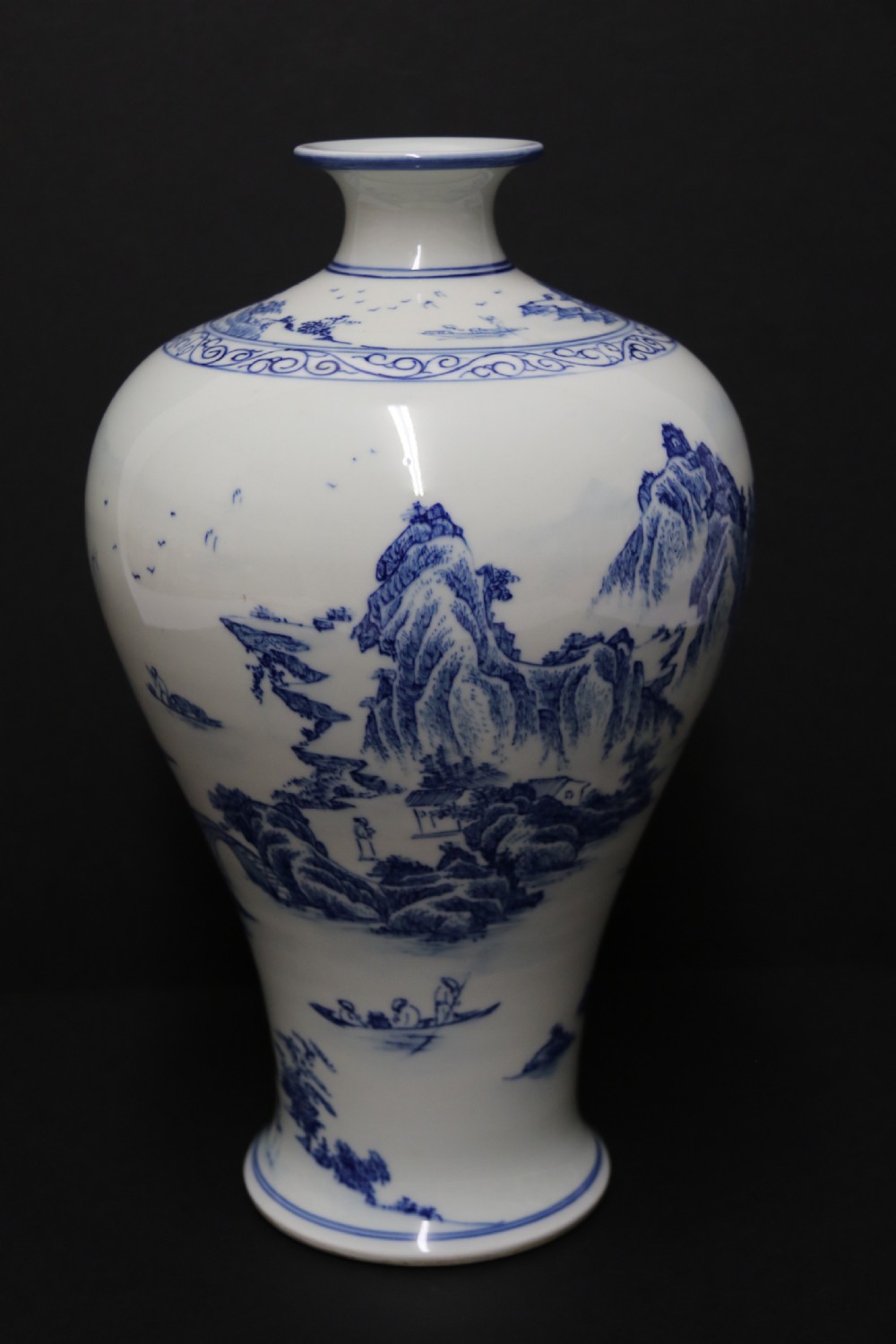 A fine pair of Chinese Republican period blue and white hand painted porcelain vases View XII