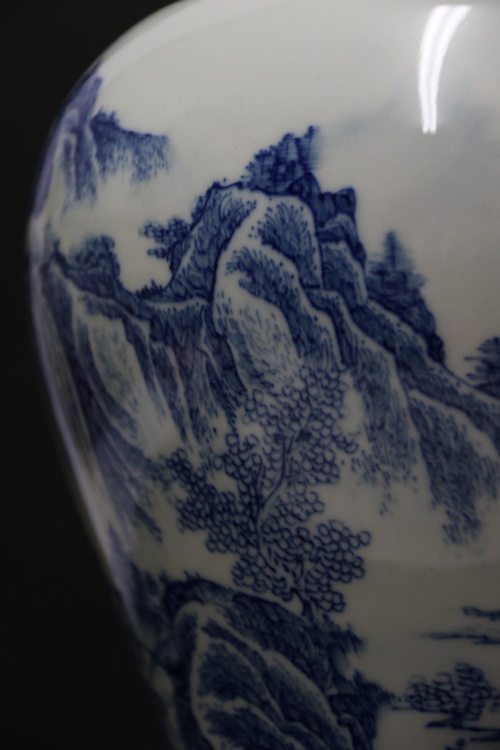 A fine pair of Chinese Republican period blue and white hand painted porcelain vases View XXIII