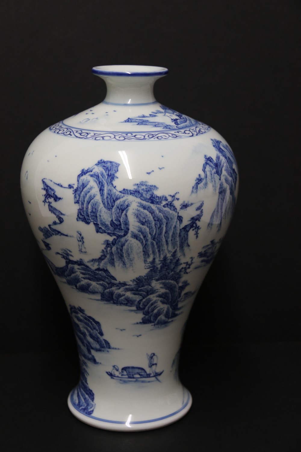 A fine pair of Chinese Republican period blue and white hand painted porcelain vases View XXVII