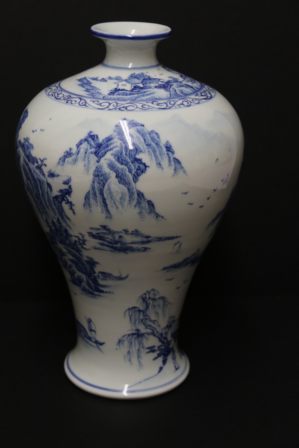A fine pair of Chinese Republican period blue and white hand painted porcelain vases View XXVIII