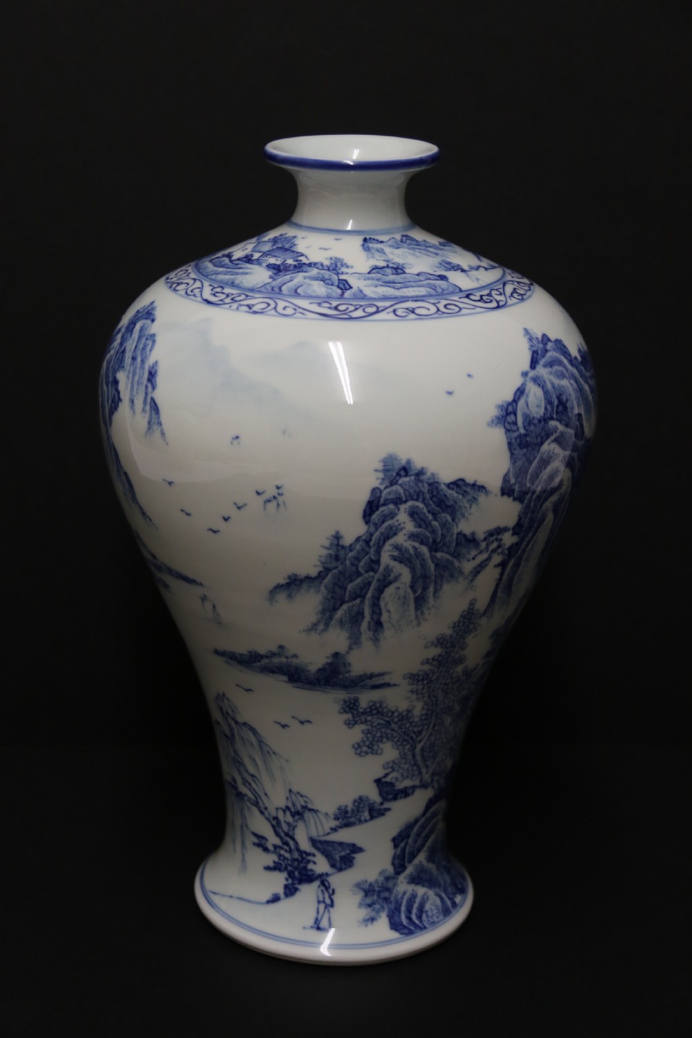 A fine pair of Chinese Republican period blue and white hand painted porcelain vases View XXIX