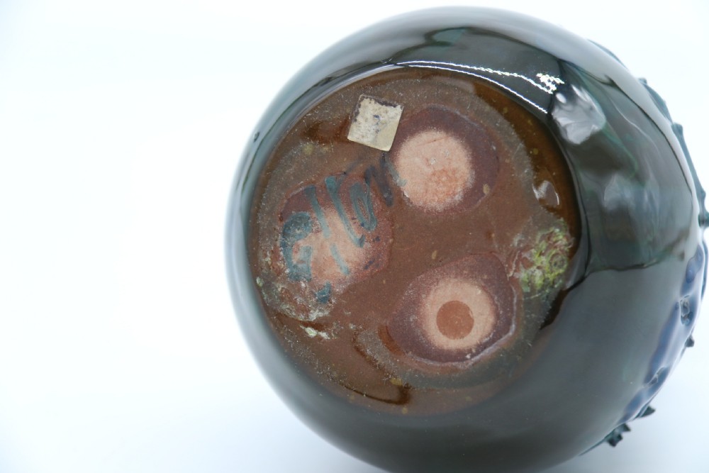 Sir Edmund Harry Elton sunflower studio pottery vase, circa 1890 View XV