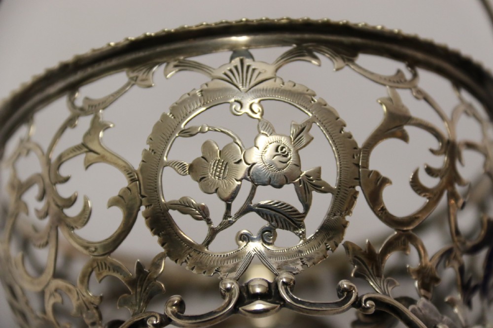 Edwardian silver sugar basket with original blue glass liner 1902 -3 View IX