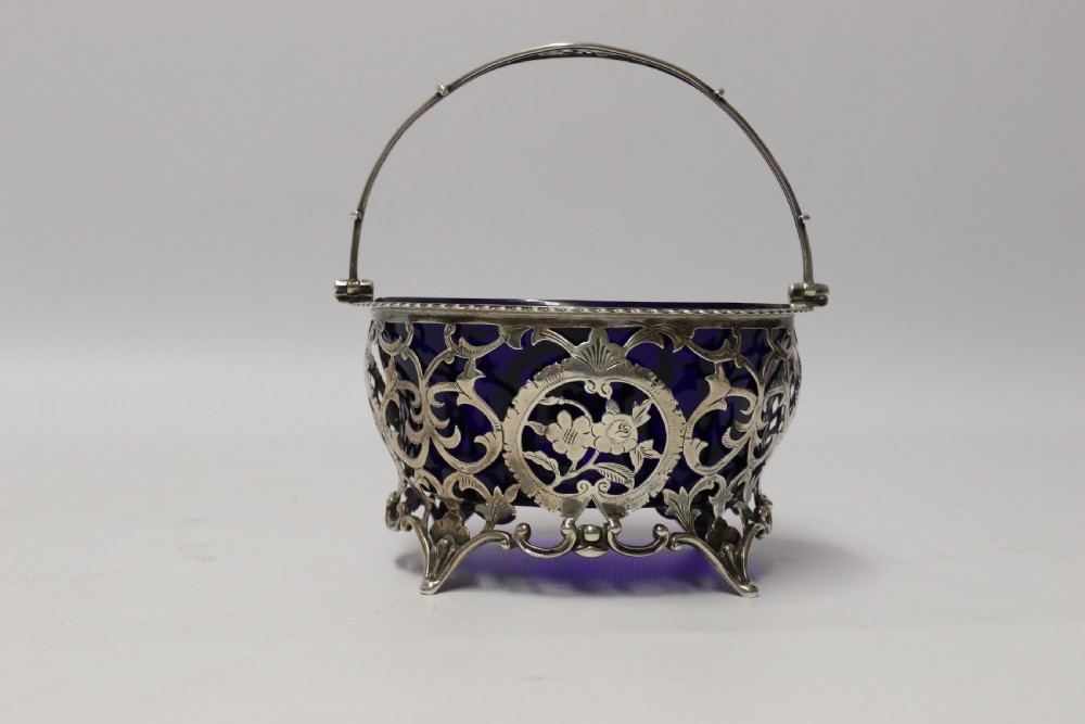 Edwardian silver sugar basket with original blue glass liner 1902 -3 View X