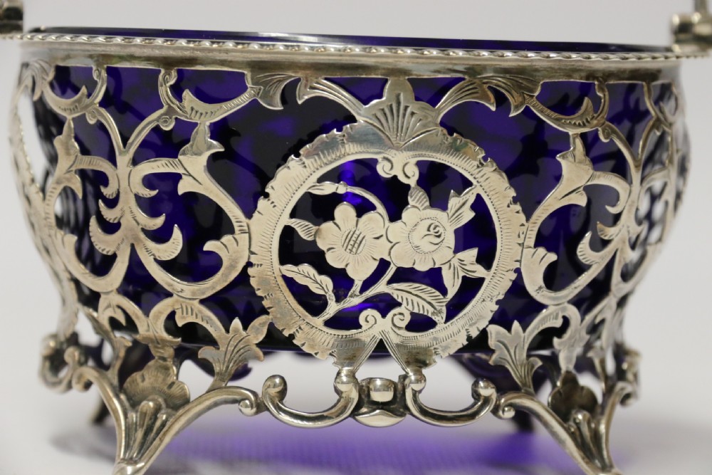 Edwardian silver sugar basket with original blue glass liner 1902 -3 View XII