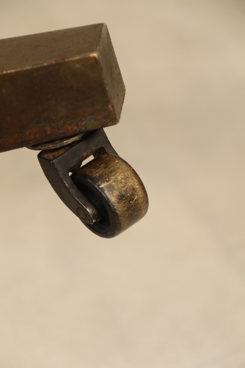 A fully adjustable early 20th C deep buttoned leather upholstered desk chair View X