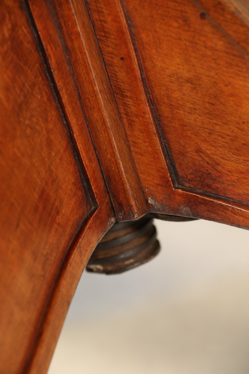 A fully adjustable early 20th C deep buttoned leather upholstered desk chair View XIII