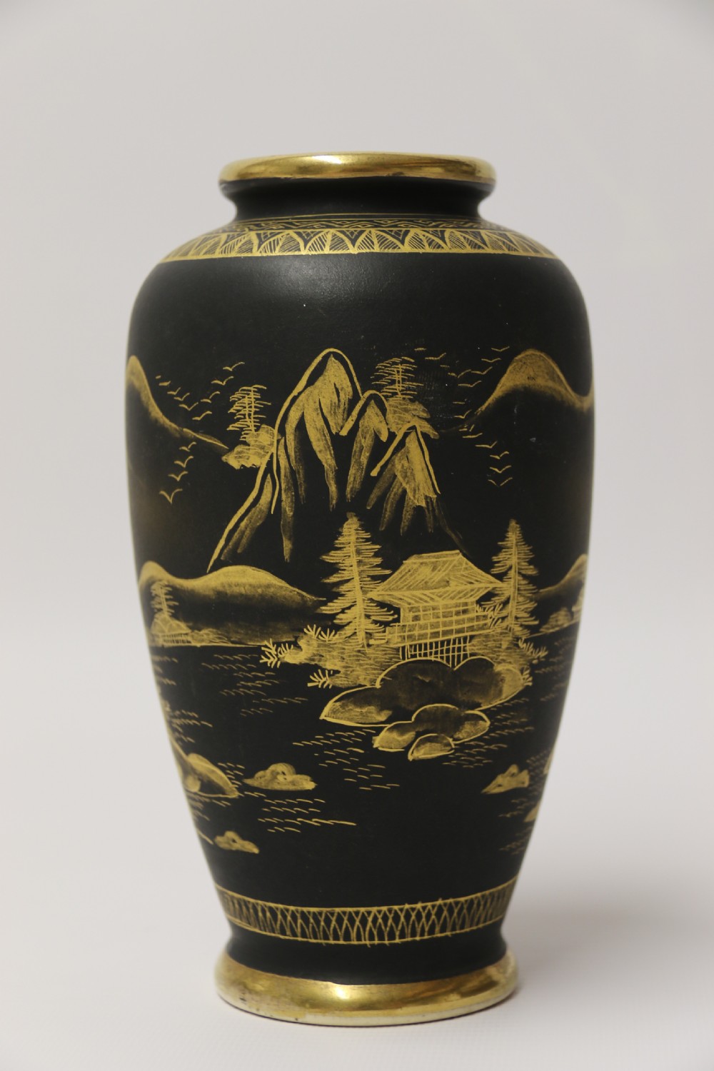 A pair of Japanese Satsuma ware pottery vases, circa 1910 View XII