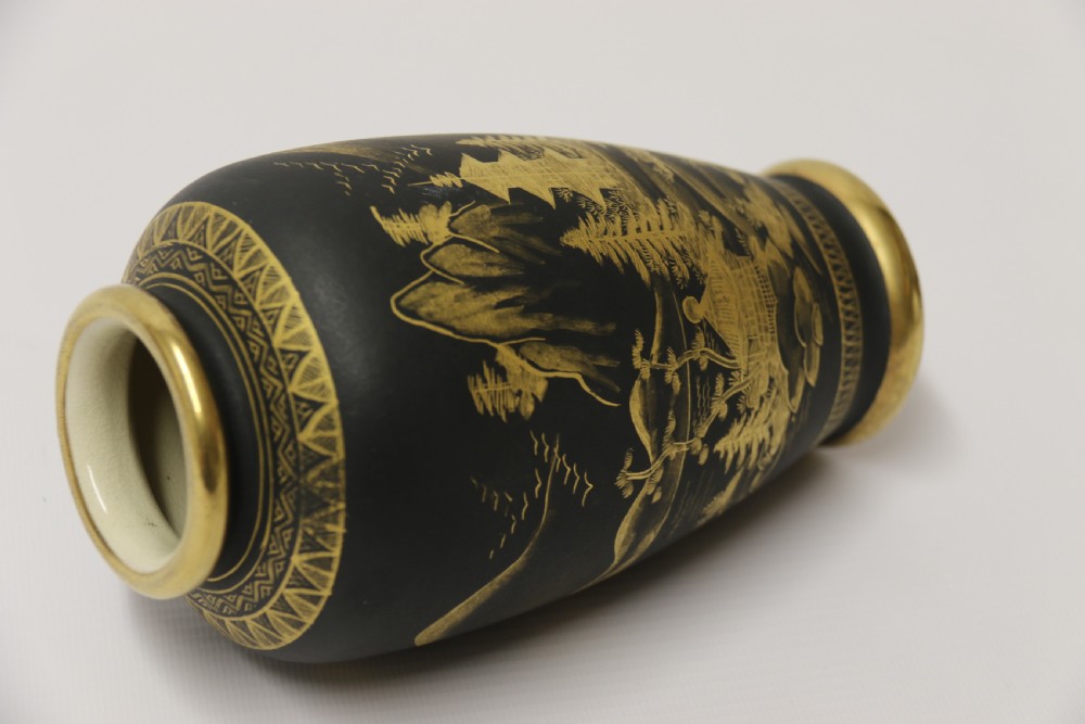 A pair of Japanese Satsuma ware pottery vases, circa 1910 View XVIII