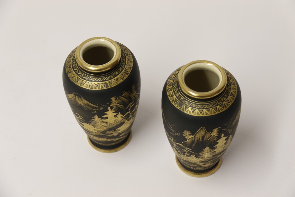 A pair of Japanese Satsuma ware pottery vases, circa 1910 View XIX