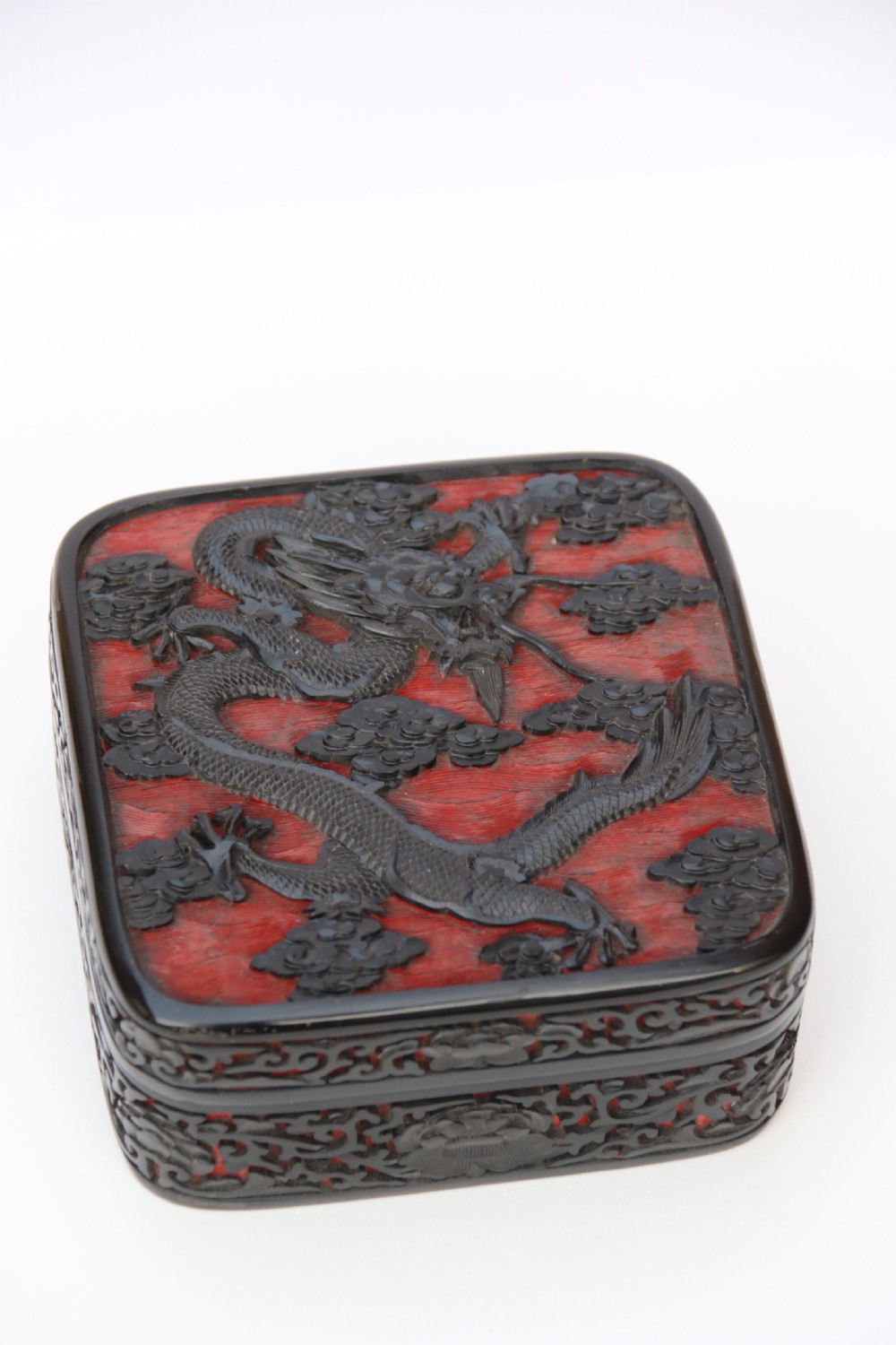 A fine quality 19th century Chinese carved red and black lacquer box View XIV