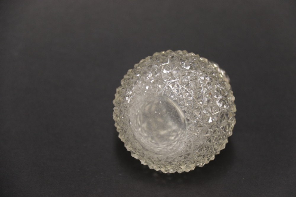A good quality Victorian silver and cut glass perfume bottle  View XII