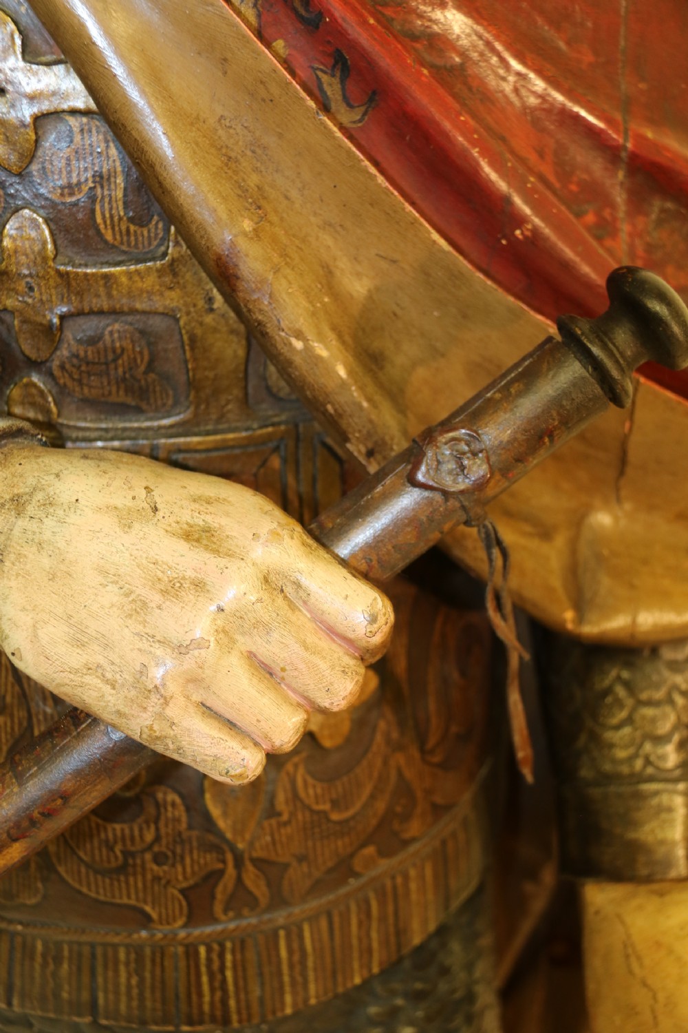 19th C carved pine polychrome life size model of a medieval king View IV