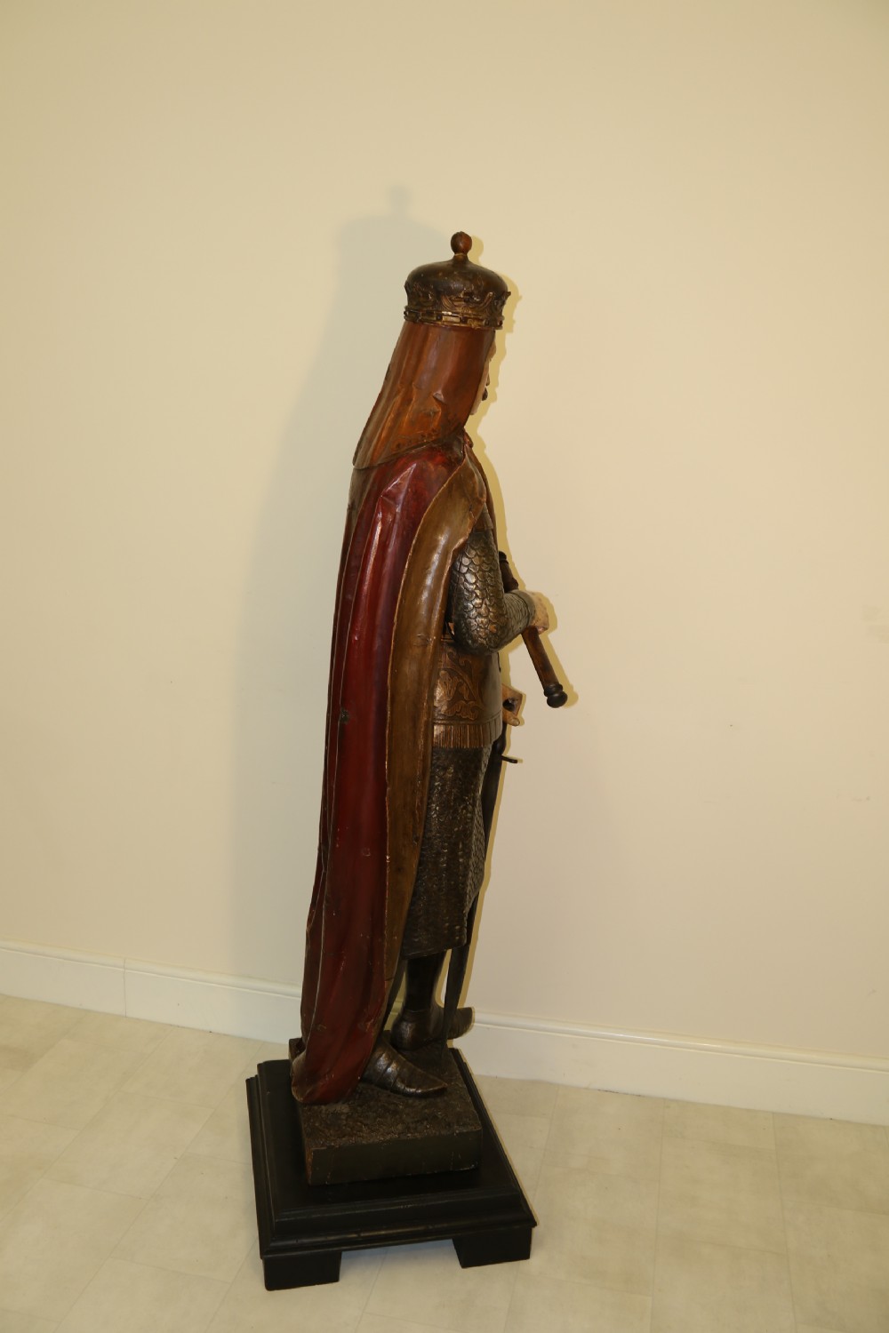 19th C carved pine polychrome life size model of a medieval king View XII