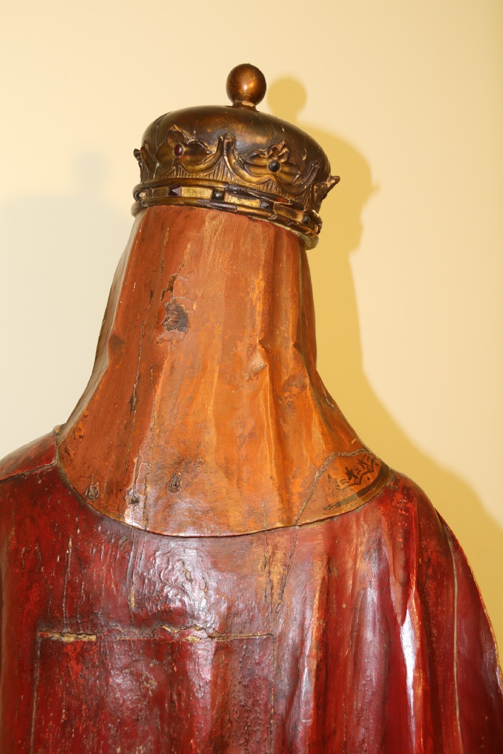 19th C carved pine polychrome life size model of a medieval king View XV