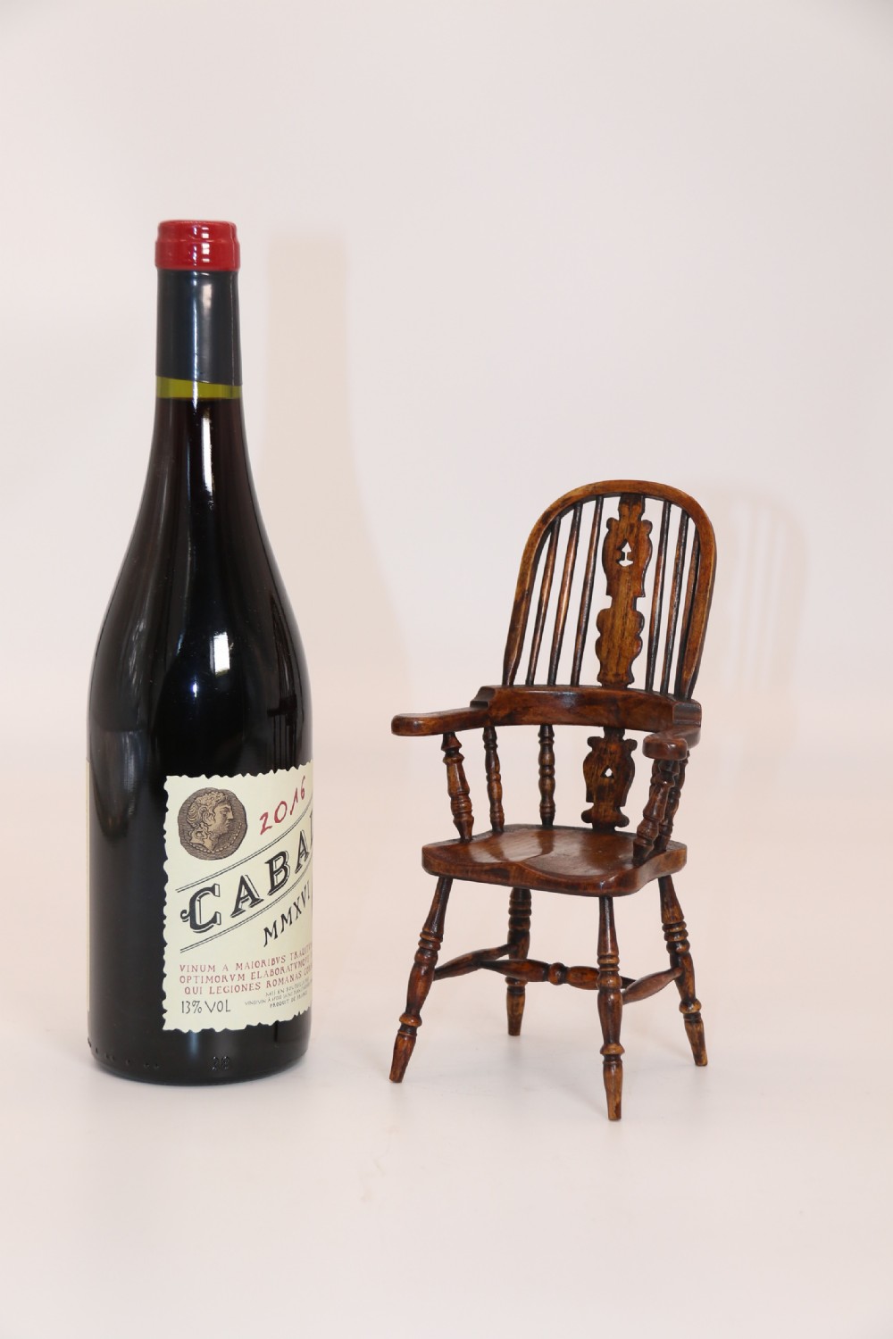 An exceptional miniature country Windsor arm chair, Circa 1900 View II