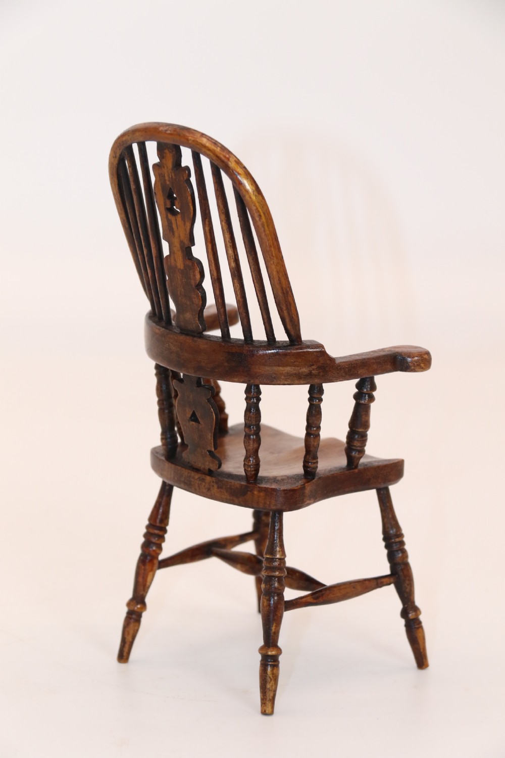 An exceptional miniature country Windsor arm chair, Circa 1900 View VIII