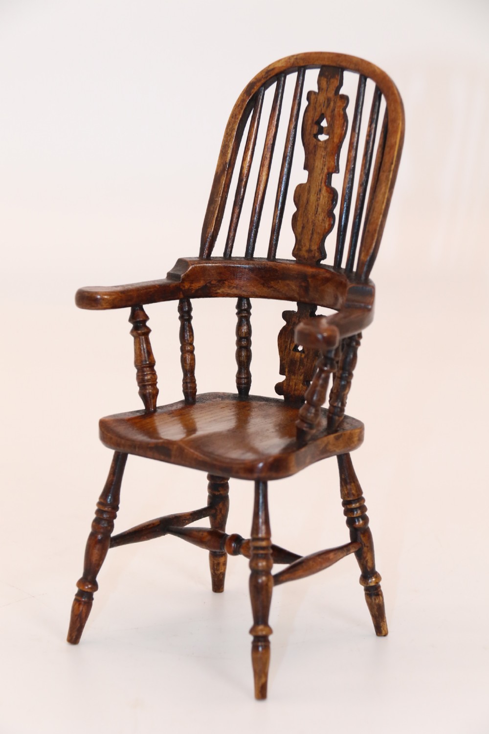 An exceptional miniature country Windsor arm chair, Circa 1900 View XII