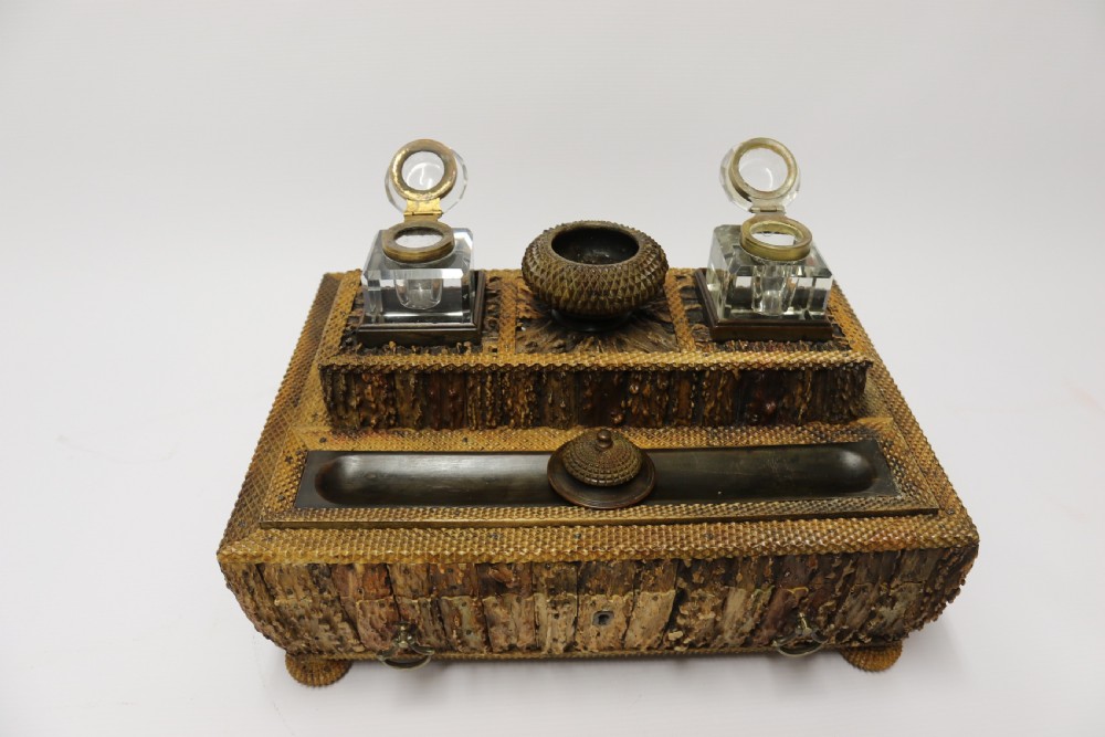 An early 19th century Anglo Indian desk inkstand made from deer antler and horn View XI
