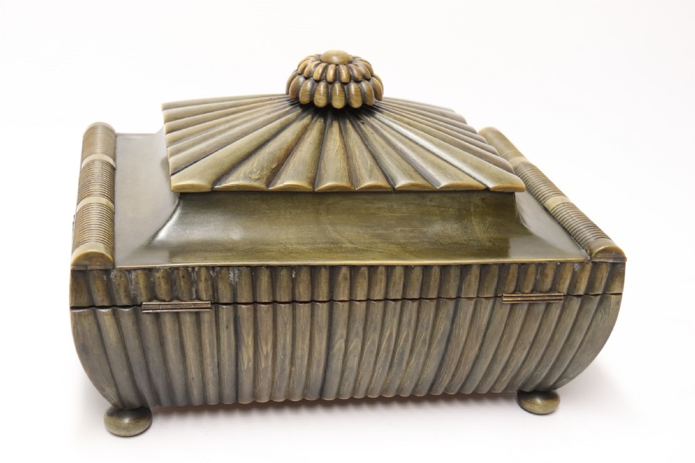 An exceptional Indian Raj period carved horn workbox, circa 1840 View VIII