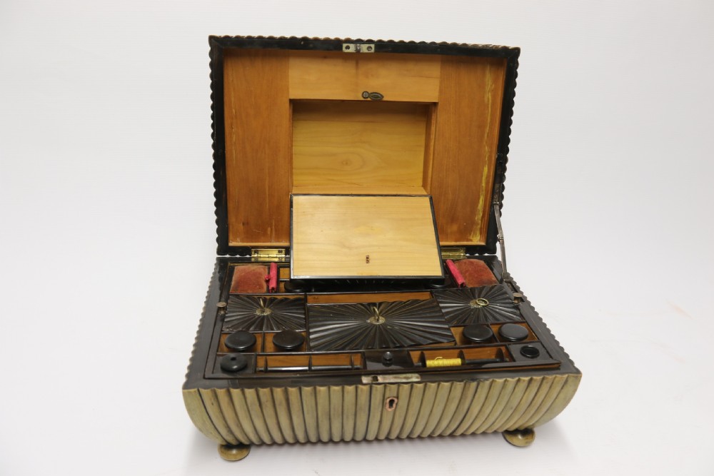 An exceptional Indian Raj period carved horn workbox, circa 1840 View XVI