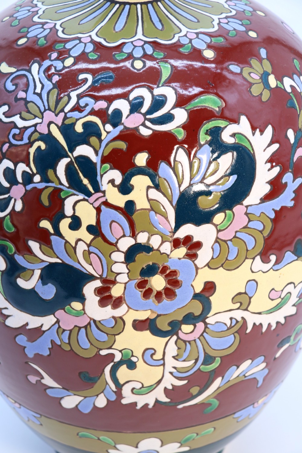 A large Japanese pottery vase with bold enamelled decoration, circa 1910 View IX