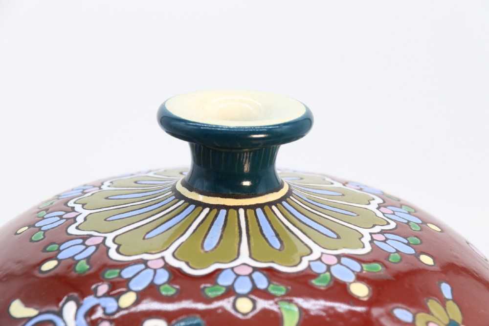 A large Japanese pottery vase with bold enamelled decoration, circa 1910 View X