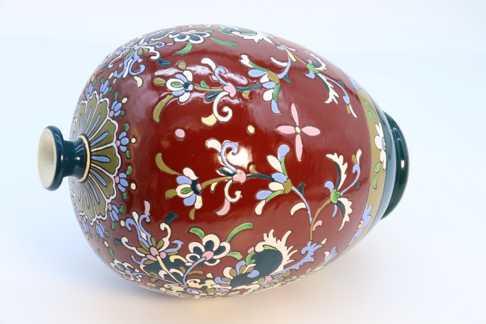 A large Japanese pottery vase with bold enamelled decoration, circa 1910 View XIX