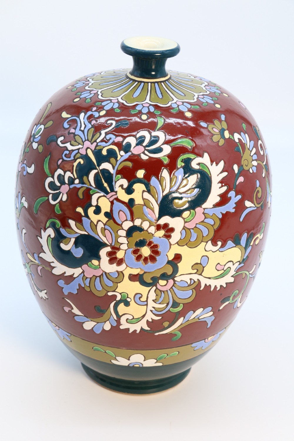 A large Japanese pottery vase with bold enamelled decoration, circa 1910 View XX
