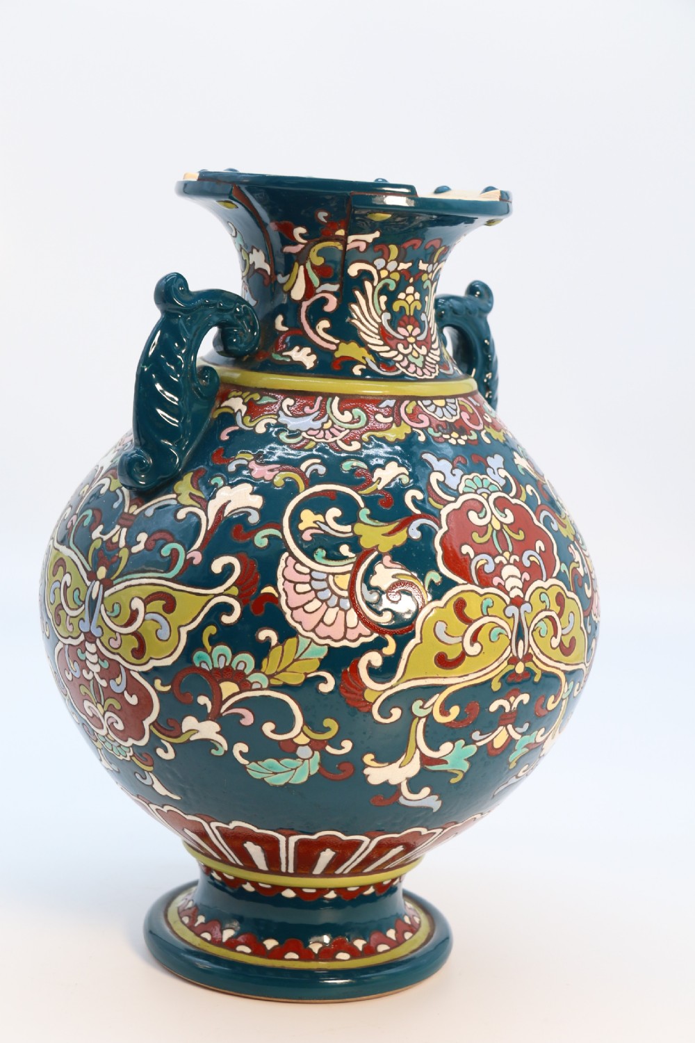 A large  Japanese hand enamelled pottery vase, circa 1910

 View VIII
