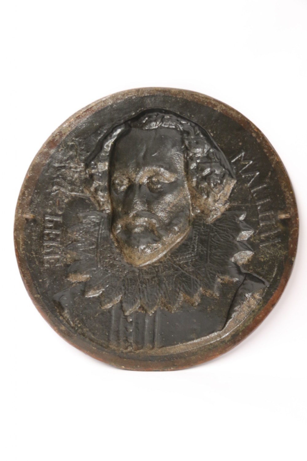 A matched pair of circular dark brown cast iron relief plaques featuring high-relief portrait busts of Peter Paul Rubens and William Shakespeare. View XVIII