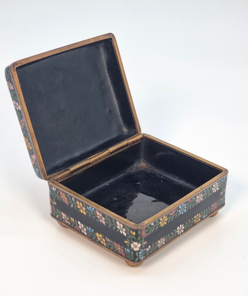 A Chinese 19th C cloisonné enamel box, circa 1880

 View VII