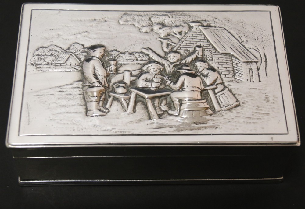 An early 19th century continental  silver box, circa 1820 View V