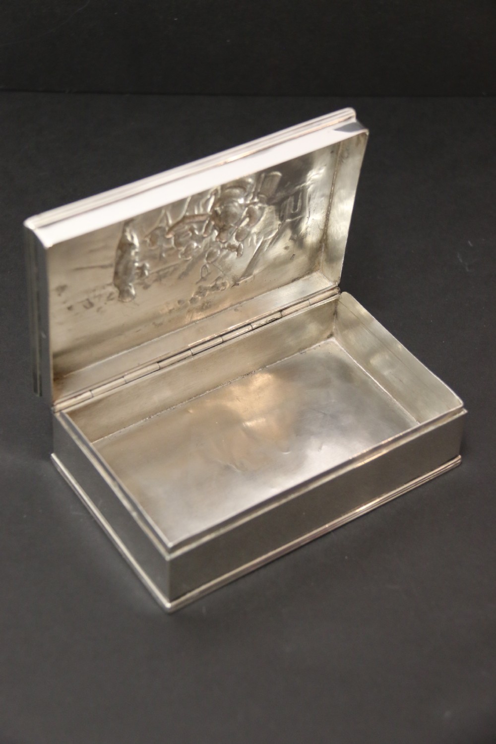 An early 19th century continental  silver box, circa 1820 View X