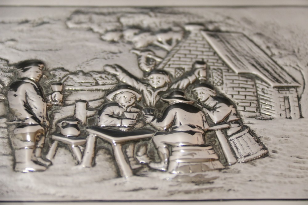 An early 19th century continental  silver box, circa 1820 View XI