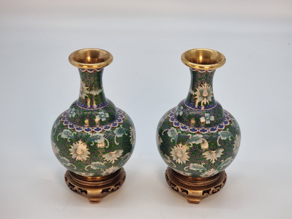A pair of Chinese cloisonné enamel vases and stands C 1930 View V