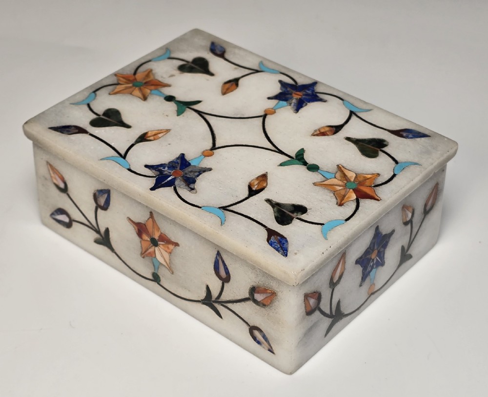 A fine Indian pietra dura marble and hardstone box, C 1900
