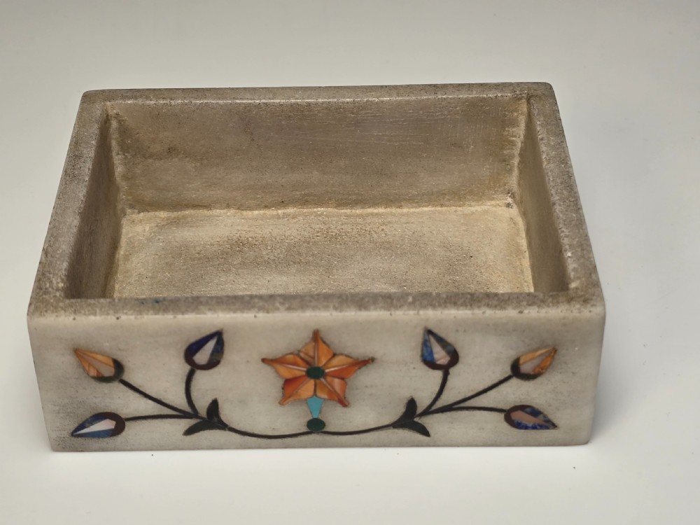 A fine Indian pietra dura marble and hardstone box, C 1900 View VI