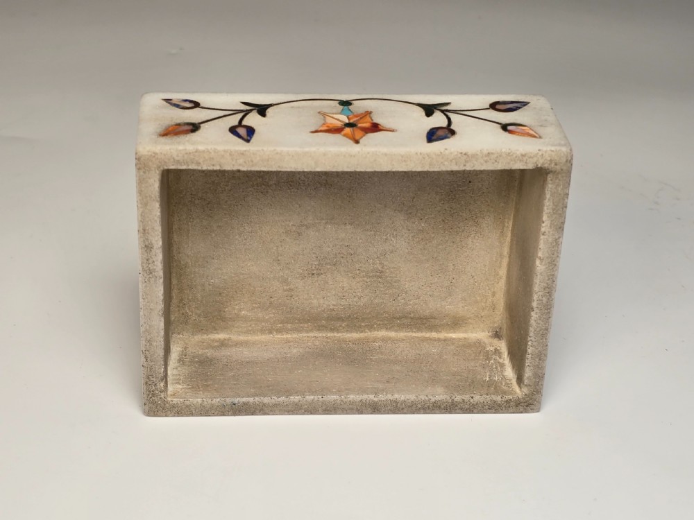 A fine Indian pietra dura marble and hardstone box, C 1900 View VII