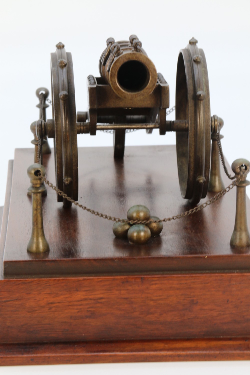 Model of an 18th century style bronze cannon View X