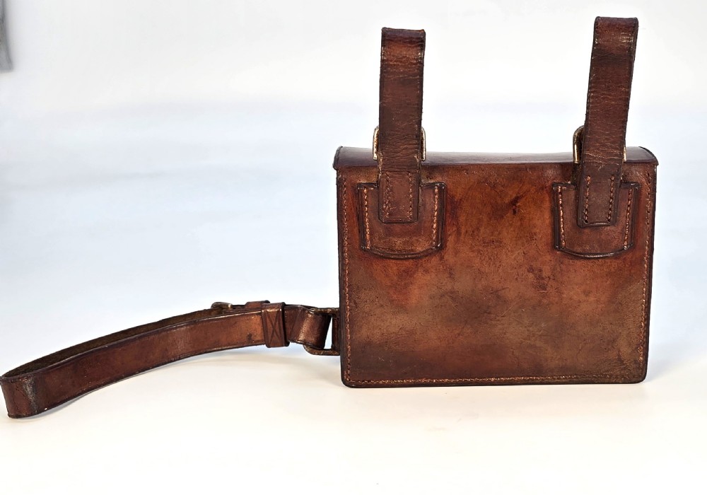 Antique leather saddle/sandwich case
hunting/equestrian.
 View VII