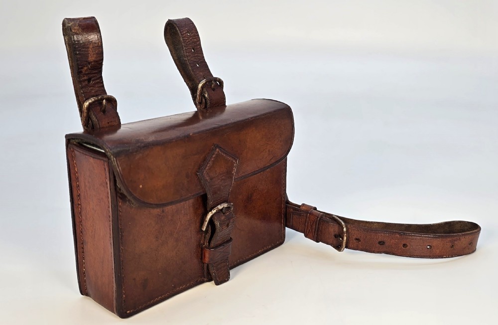 Antique leather saddle/sandwich case
hunting/equestrian.
 View X