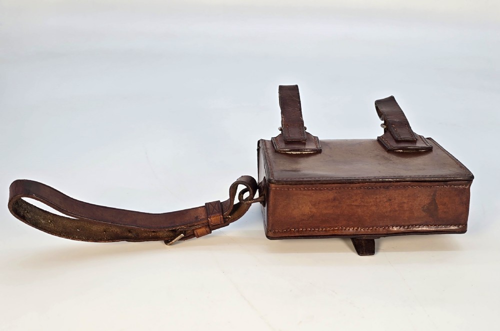 Antique leather saddle/sandwich case
hunting/equestrian.
 View XXV