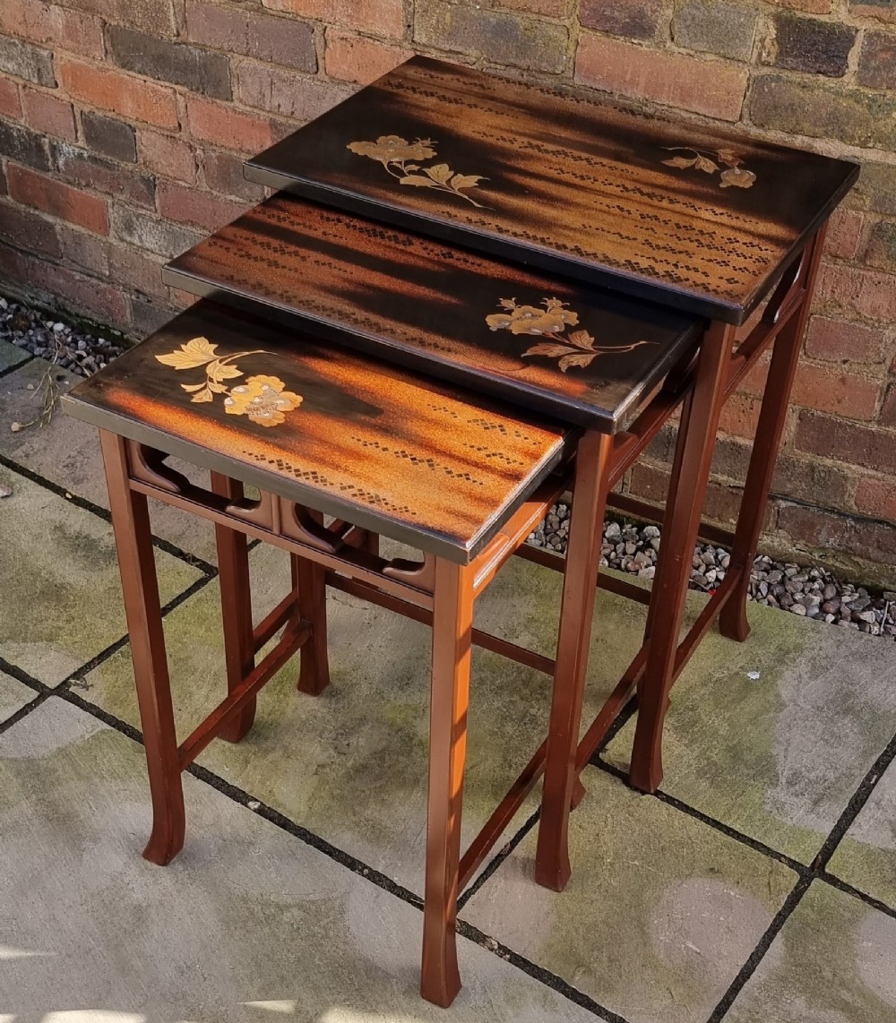 Japanese nest of 3 tables made from lacquer and hardwood