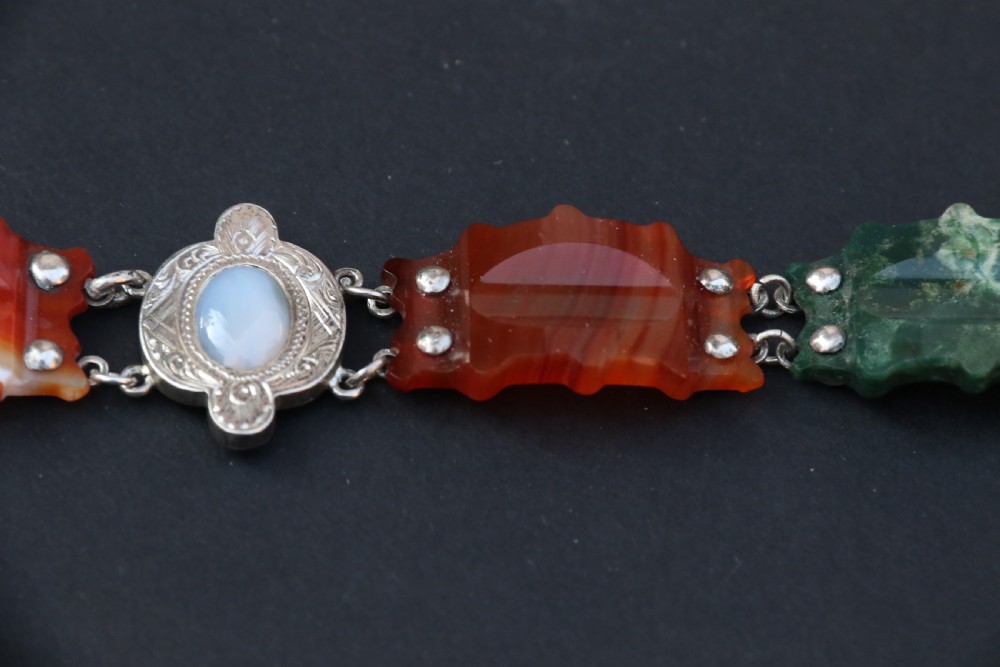  Scottish Agate and silver bracelet, circa 1880 View VII