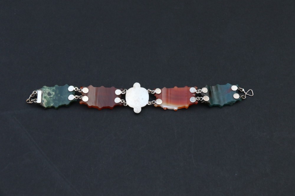  Scottish Agate and silver bracelet, circa 1880 View X