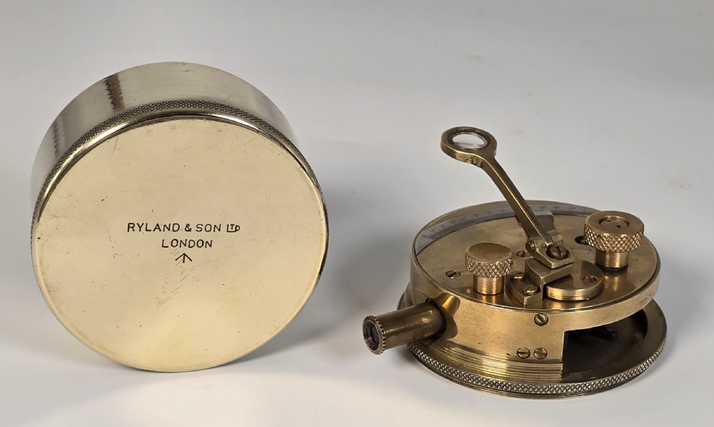 A rare military brass pocket sextant, first world war period, C 1915