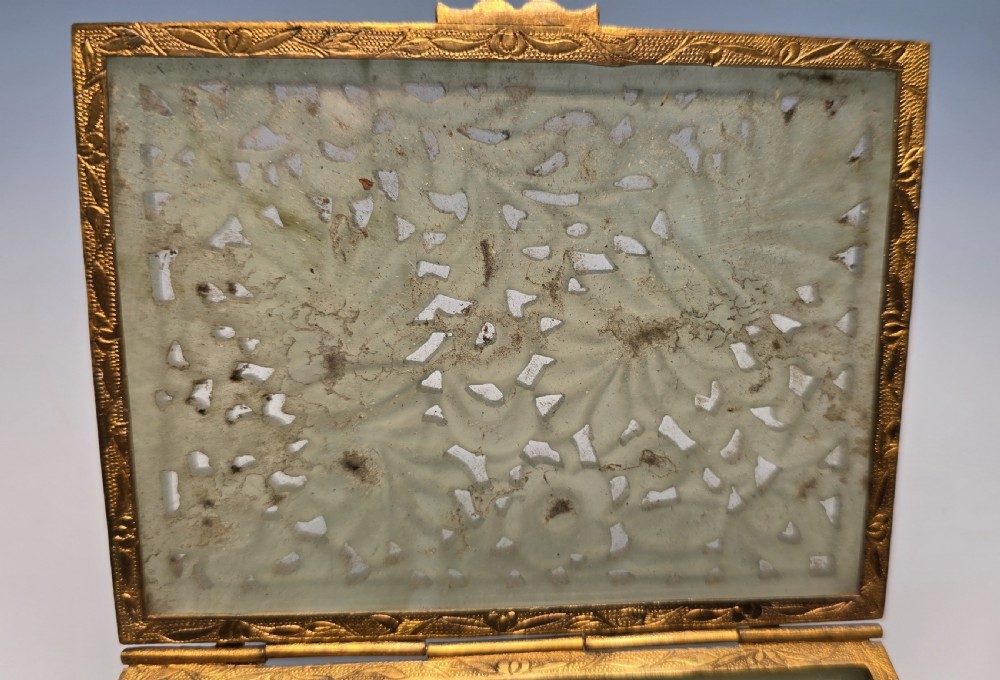 A Chinese carved jade and gilt metal mounted jewellery box View XIX